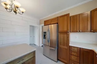 1802 8th St, Tillamook, OR 97141 - Photo 10