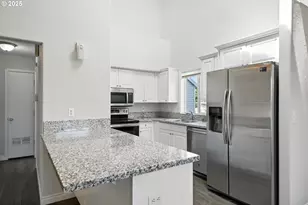 5609 SE 117th Ave, Portland, OR 97266 - Photo 10