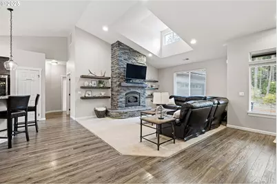 24741 Hall Rd, Cheshire, OR 97419 - Photo 10