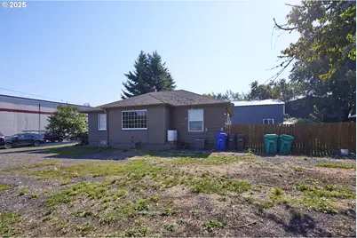 5160 NE Columbia Blvd, Portland, OR 97218 - Photo 1