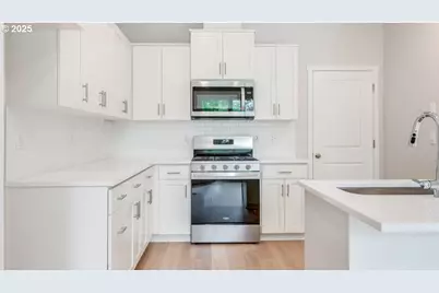 6475 SE Nasha St, Hillsboro, OR 97123 - Photo 8