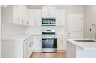 6475 SE Nasha St, Hillsboro, OR 97123 - Photo 8