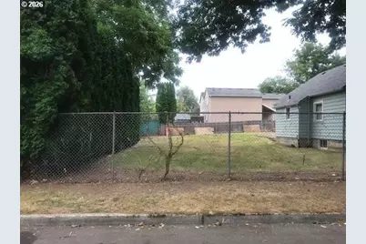 707 NE 2nd St, Gresham, OR 97030 - Photo 2