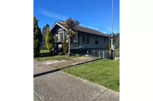 954 Commercial Ave, Coos Bay, OR 97420 - Photo 1