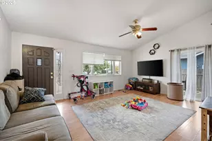 3125 V St, Springfield, OR 97477 - Photo 2