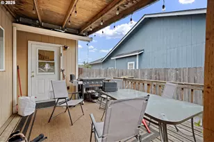 3125 V St, Springfield, OR 97477 - Photo 14