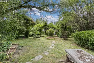 415 Date St, Drain, OR 97435 - Photo 42