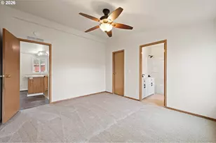 682 SE 10th St, Madras, OR 97741 - Photo 8