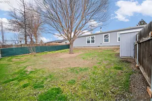 682 SE 10th St, Madras, OR 97741 - Photo 16