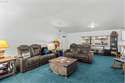 285 S 52nd Pl, Springfield, OR 97478 - Photo 6