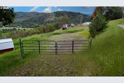 540 Horizon Ln, Myrtle Creek, OR 97457 - Photo 2
