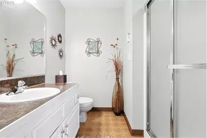 535 NE Bridgeton Rd #2, Portland, OR 97211 - Photo 8