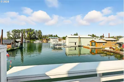 535 NE Bridgeton Rd #2, Portland, OR 97211 - Photo 28