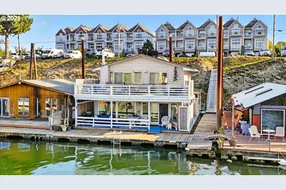 535 NE Bridgeton Rd #2, Portland, OR 97211 - Photo 1