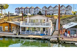 535 NE Bridgeton Rd, Portland, OR 97211 - Photo 1