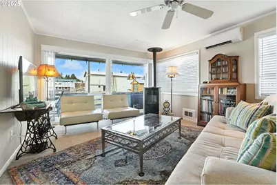 535 NE Bridgeton Rd #2, Portland, OR 97211 - Photo 4