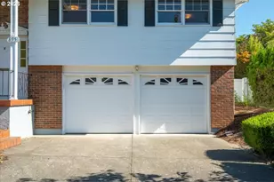895 NW 3rd St, Gresham, OR 97030 - Photo 6