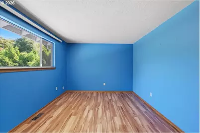895 NW 3rd St, Gresham, OR 97030 - Photo 18
