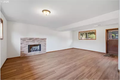 895 NW 3rd St, Gresham, OR 97030 - Photo 24