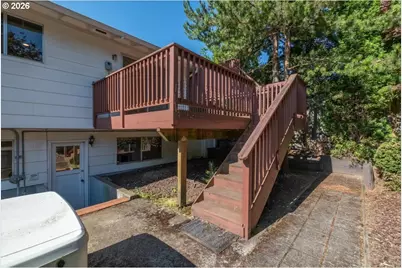 895 NW 3rd St, Gresham, OR 97030 - Photo 32
