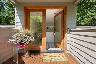 3128 SW Cascade Dr, Portland, OR 97205 - Photo 4