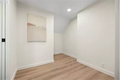 3128 SW Cascade Dr, Portland, OR 97205 - Photo 26