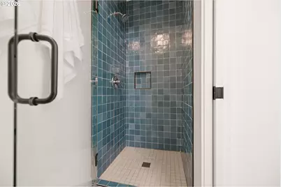 3128 SW Cascade Dr, Portland, OR 97205 - Photo 30