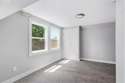 5724 NE 60th Ave, Portland, OR 97218 - Photo 4