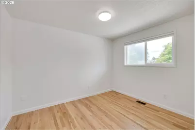12450 SW Bell Ct, Tigard, OR 97223 - Photo 16