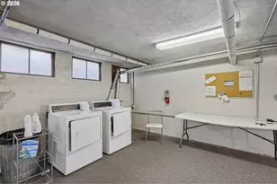2120 NE Halsey St, Portland, OR 97232 - Photo 36