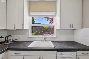2120 NE Halsey St, Portland, OR 97232 - Photo 14