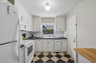 2120 NE Halsey St, Portland, OR 97232 - Photo 12