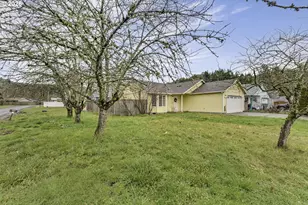 807 NE Sherman St, Sheridan, OR 97378 - Photo 26