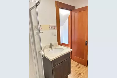 12727 SE Sherman St, Portland, OR 97233 - Photo 24