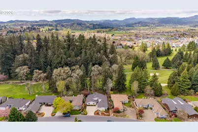 1827 NW Doral St, McMinnville, OR 97128 - Photo 8