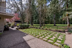 1827 NW Doral St, McMinnville, OR 97128 - Photo 2