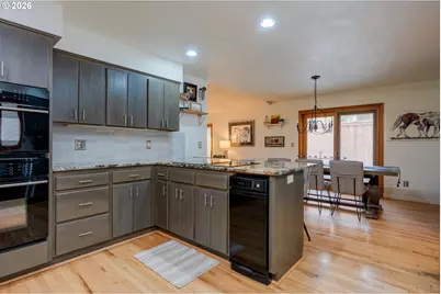 1827 NW Doral St, McMinnville, OR 97128 - Photo 16