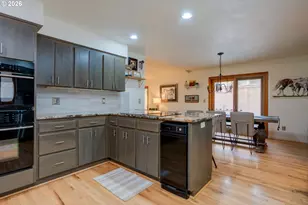 1827 NW Doral St, McMinnville, OR 97128 - Photo 16