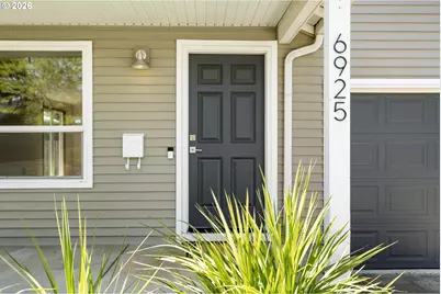 6925 SE 65th Ave, Portland, OR 97206 - Photo 2