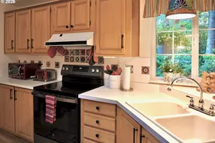 625 Glenbrook Cir, Florence, OR 97439 - Photo 18