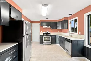1099 Arcadia Dr, Eugene, OR 97401 - Photo 8