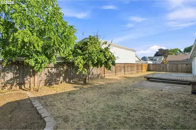 1099 Arcadia Dr, Eugene, OR 97401 - Photo 36
