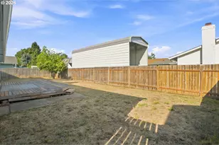 1099 Arcadia Dr, Eugene, OR 97401 - Photo 34