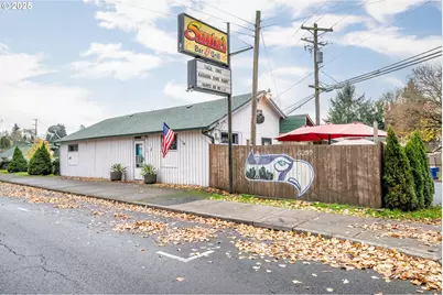 1107 N Pacific Ave, Kelso, WA 98626 - Photo 2