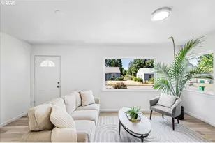 1718 NE Walnut Ave, Wood Village, OR 97060 - Photo 10