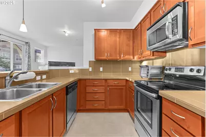 595 NW Lost Springs Ter #303, Portland, OR 97229 - Photo 20