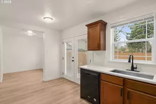 14553 SE Rhine St, Portland, OR 97236 - Photo 10