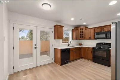 14553 SE Rhine St, Portland, OR 97236 - Photo 12