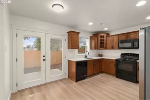 14553 SE Rhine St, Portland, OR 97236 - Photo 12