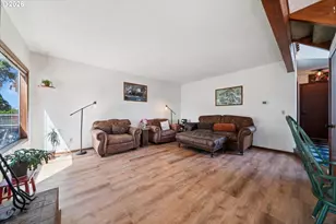 22470 SE Naomi Dr, Damascus, OR 97089 - Photo 8